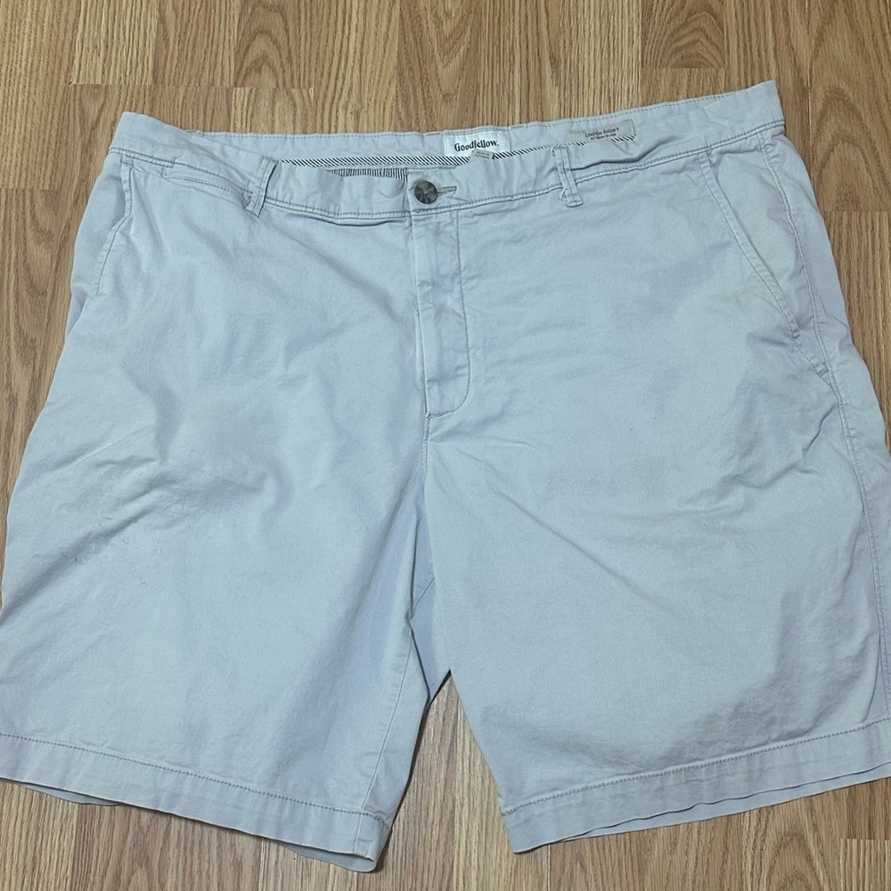 Goodfellow & Co Light Gray Flat Front Linden Shorts w/ 10.5 Inseam - Size 40